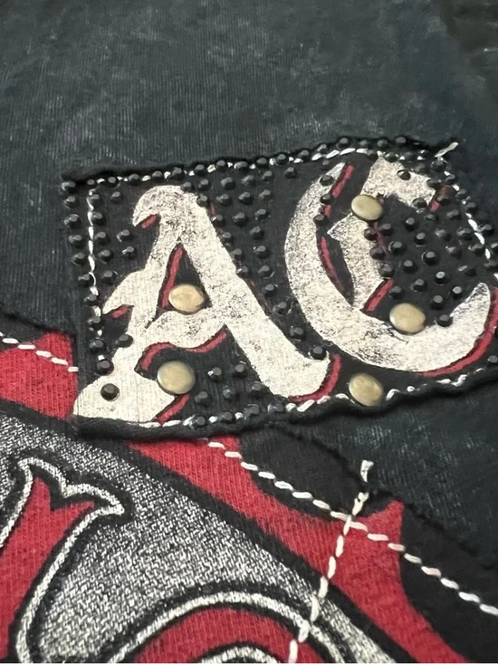 Affliction Black Tee with Silver Winged Skull Graphic - Picture 4 of 8